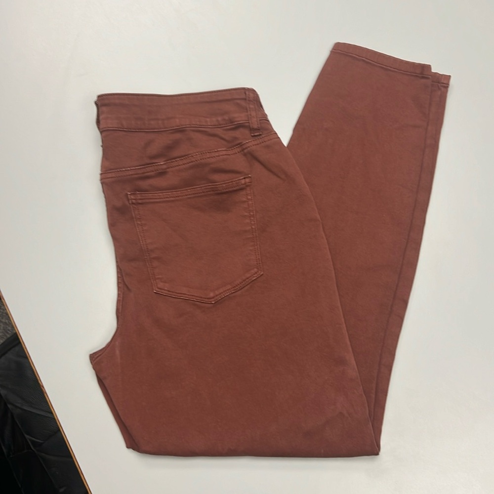 Maurice’s rust colored jeans light weight large short